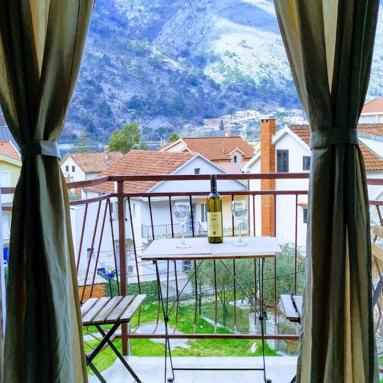 Rooms & Apartments Vukasović - Suite with Balcony - 10