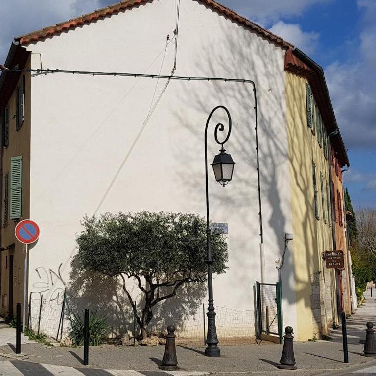 "Le charme provençal" - Studio 4 couchages classé 2 étoiles - Axelle Loc'Appart - Studio Familial - 30