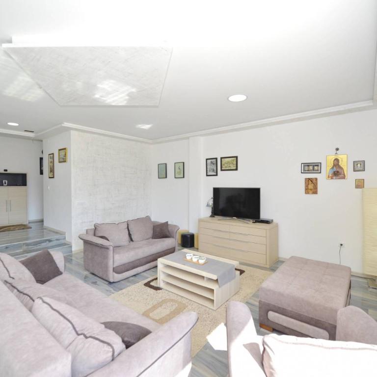 J & P Apartments Orahovac - Three-Bedroom Apartment - 9