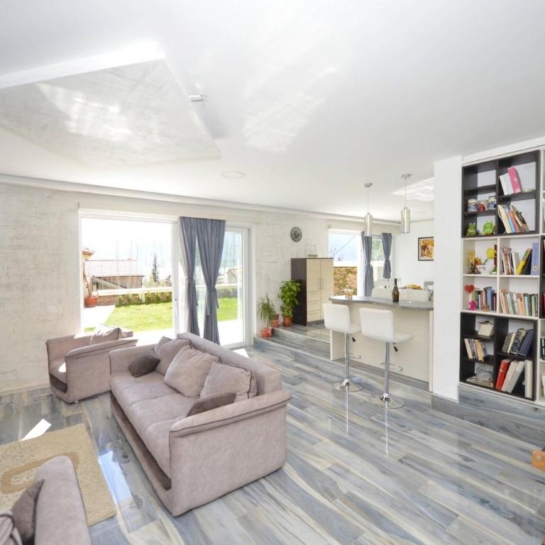 J & P Apartments Orahovac - Three-Bedroom Apartment - 10