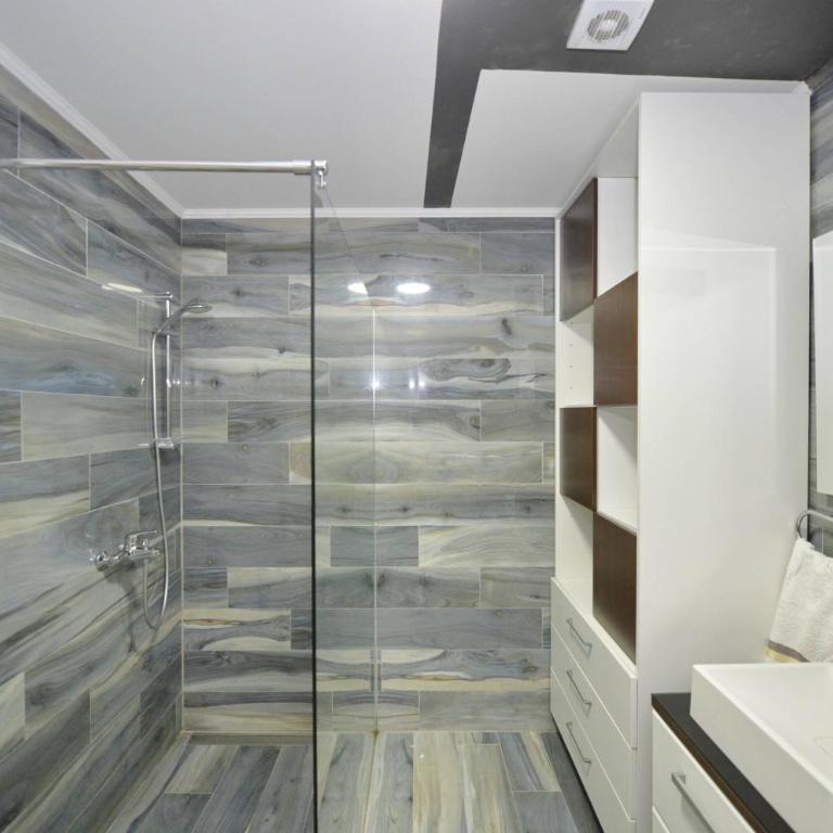 J & P Apartments Orahovac - Three-Bedroom Apartment - 4