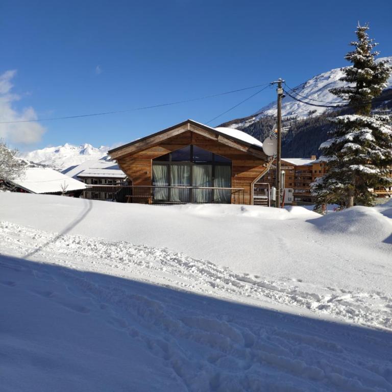 Le Chalet des Boisses, Luxury Ski-In Ski-Out Chalet for 12 - Chalet Superior - 4