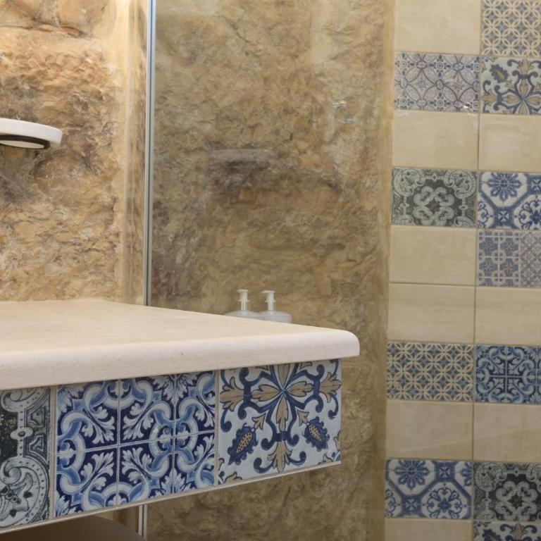Evoca - Double Room with Extra Bed - 10