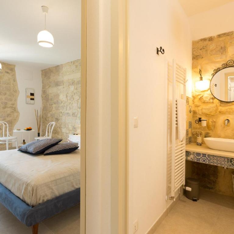 Evoca - Double Room with Extra Bed - 9