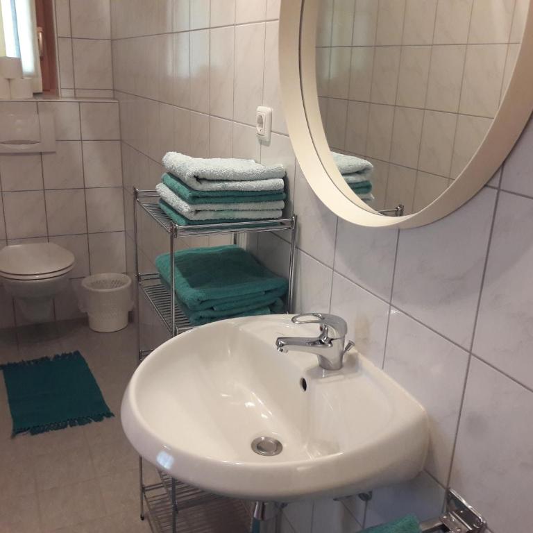 Steurer Hof - Apartment mit 1 Schlafzimmer und Balkon - 10