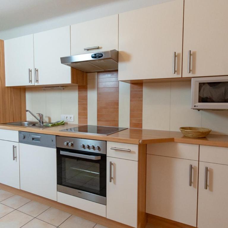Appartementhaus Monika - Apartment mit 3 Schlafzimmern und Balkon - 4
