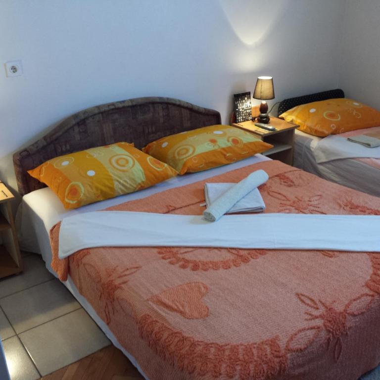 Apartments & Hostel Zdrava Hrana - Triple Room - 9