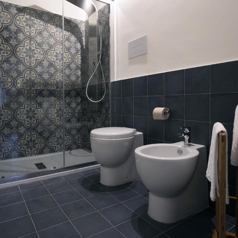 Bed in Spa - Double Room with Spa Bath - 7