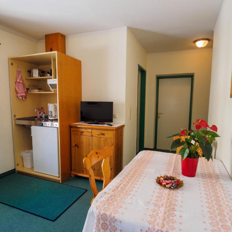 Haus Winkler - One-Bedroom Apartment (2 Adults + 2 Children) - 2