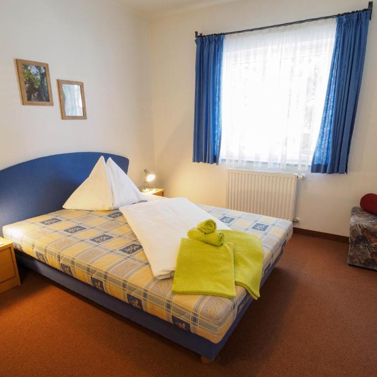 Haus Winkler - Three-Bedroom Apartment - 2