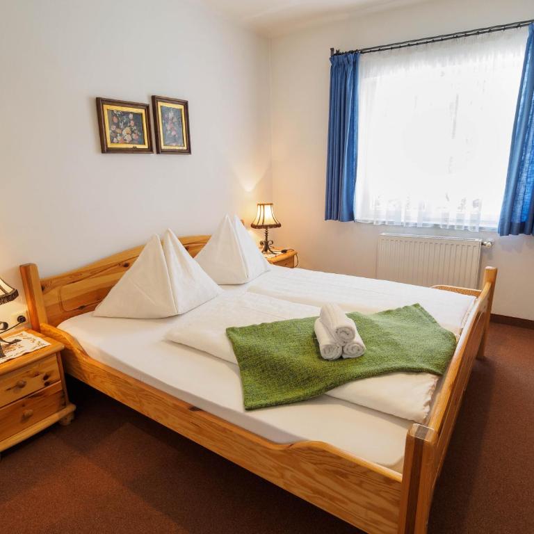 Haus Winkler - Three-Bedroom Apartment - 1