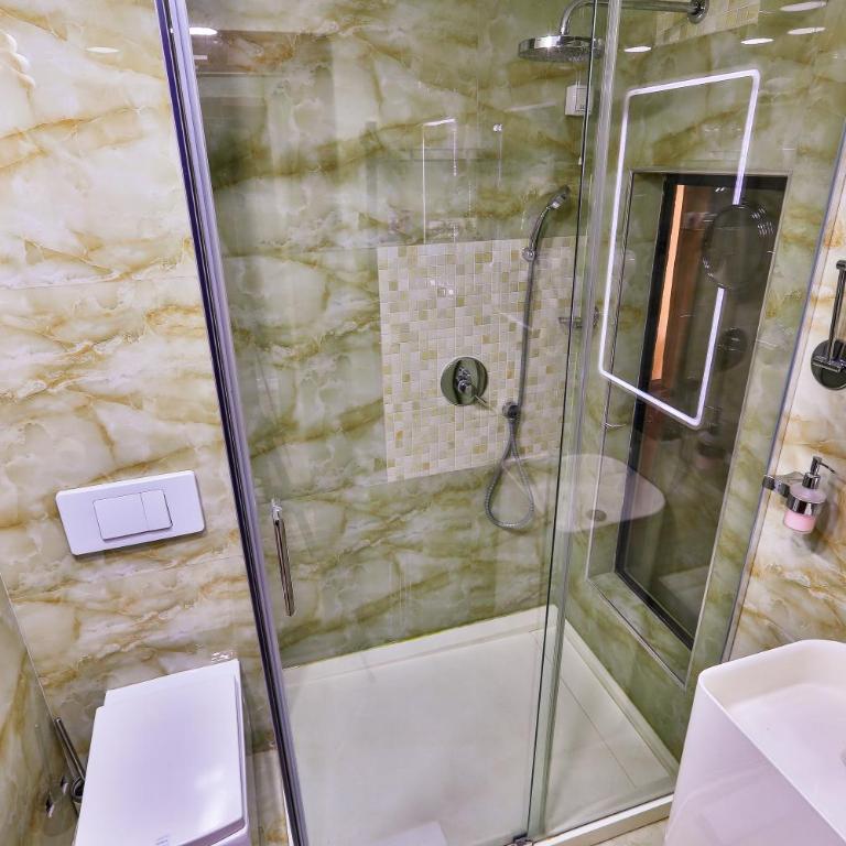 Hotel Premier - Standardna Dvokrevetna Soba sa Bračnim Krevetom - 3