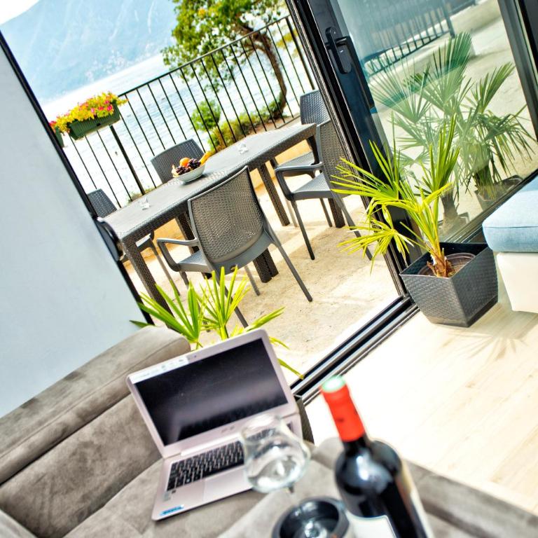 Beachfront Villa Nautica - Apartment with Sea View - 26