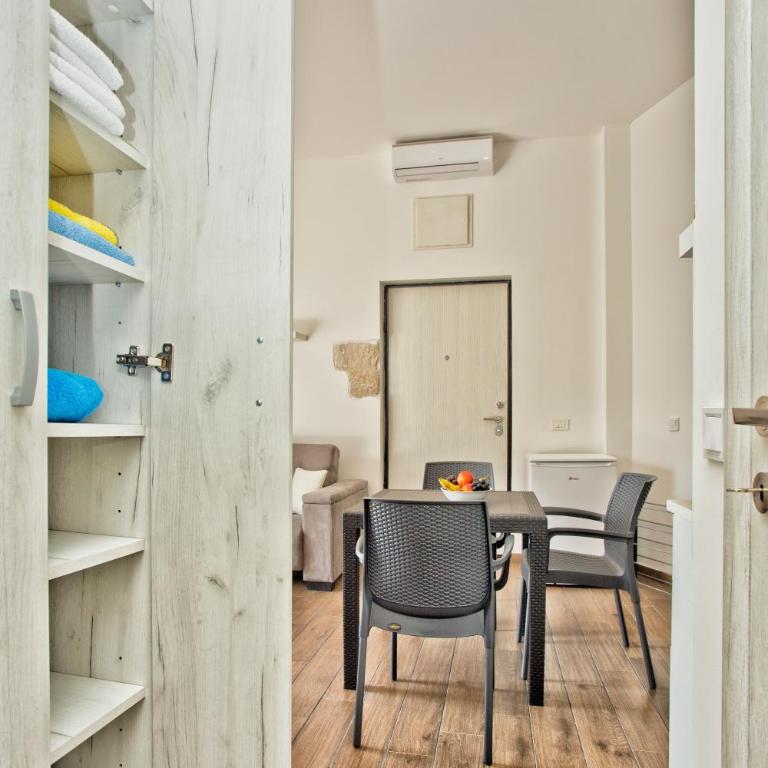 Beachfront Villa Nautica - Apartment with Sea View - 33