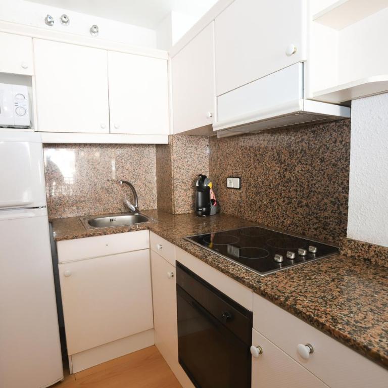 DIFERENTFLATS Novelty - Apartamento de 2 dormitorios con vistas al mar - 6