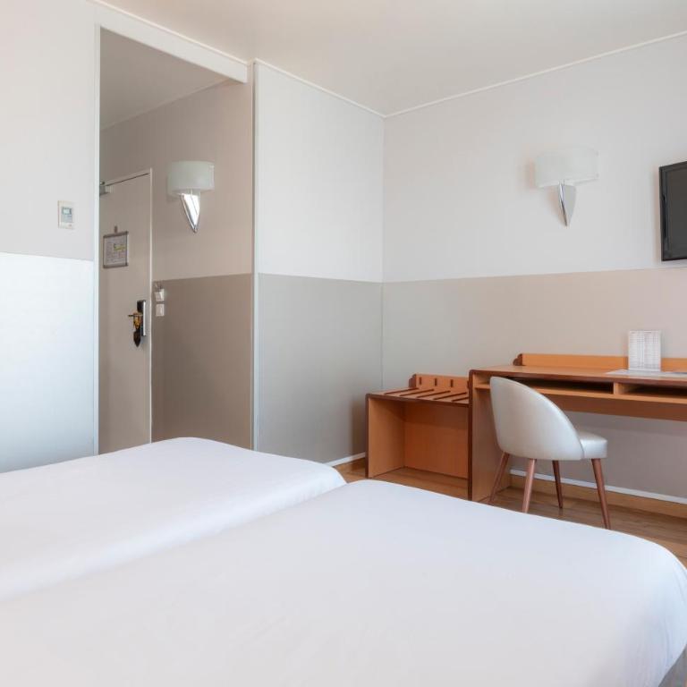 Hôtel Du Lion - Parisian twin room - 5