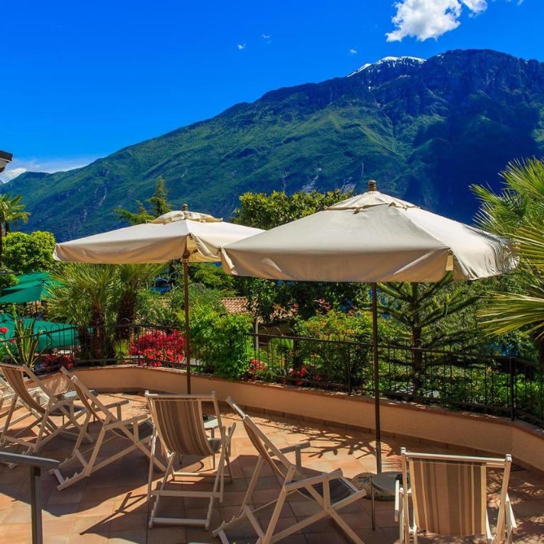 Relax Hotel Villa Gardenia & Villa Oleandra - Double Room Comfort Plus with Lake View - 4
