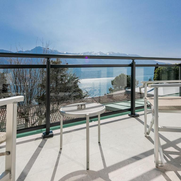 Relax Hotel Villa Gardenia & Villa Oleandra - Luxury Double or Twin Room with Lake View - 2
