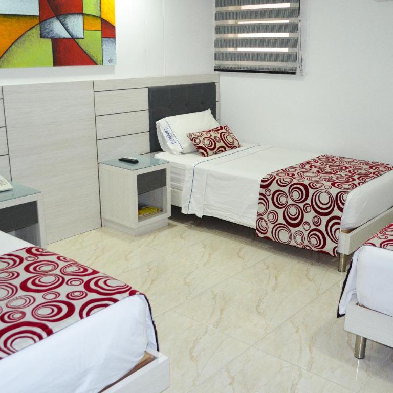 Hotel Parque 70 - Quadruple Room - 2
