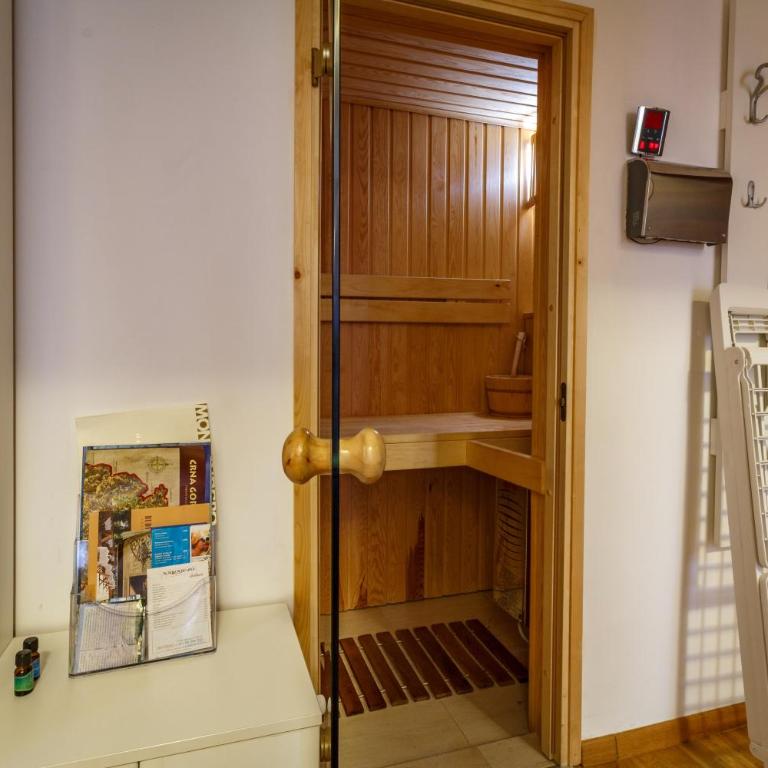 Luxury Budva Center Apartments - Two-Bedroom Apartment with Private Sauna - 11