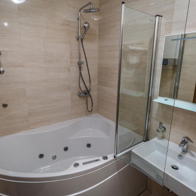Luxury Budva Center Apartments - Two-Bedroom Apartment with Private Sauna - 8