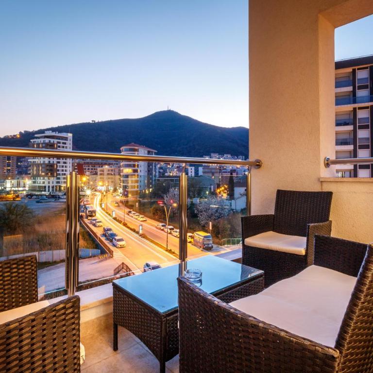 Luxury Budva Center Apartments - Two-Bedroom Apartment with Private Sauna - 3
