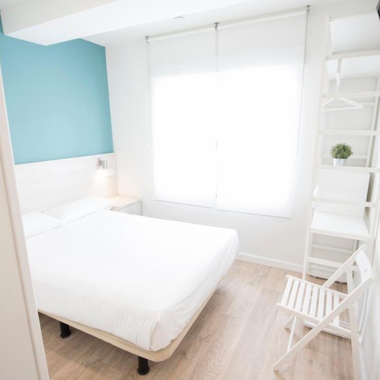 Happy Hostal Carrales - Habitación Doble con baño privado - 1