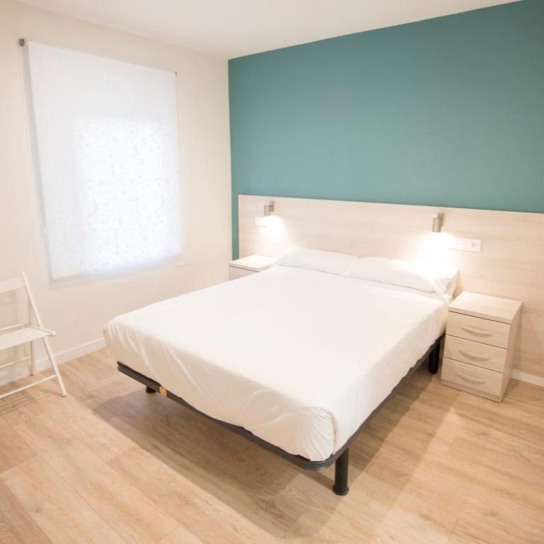 Happy Hostal Carrales - Habitación Doble con baño privado - 12