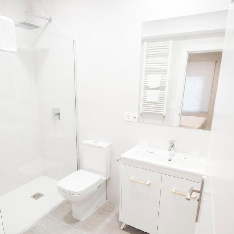 Happy Hostal Carrales - Habitación Doble con baño privado - 2 camas - 9