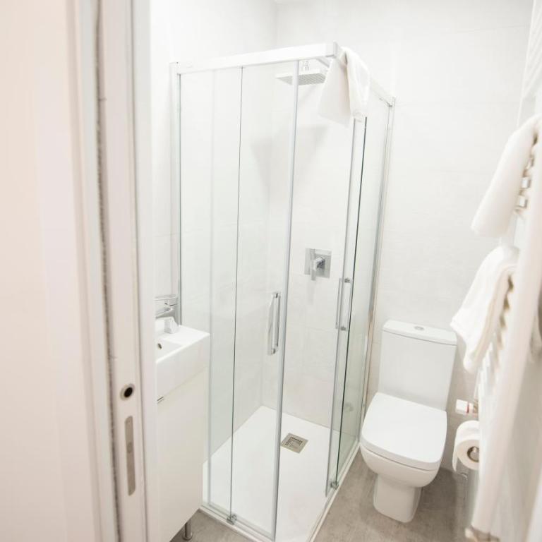 Happy Hostal Carrales - Habitación Doble con baño privado - 2 camas - 13