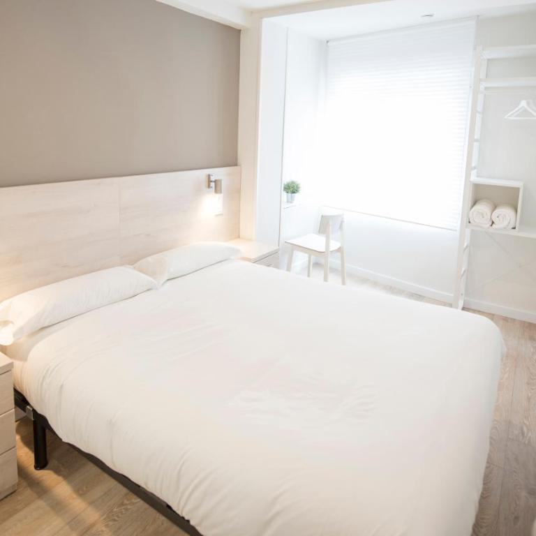 Happy Hostal Carrales - Habitación Doble con baño privado - 24