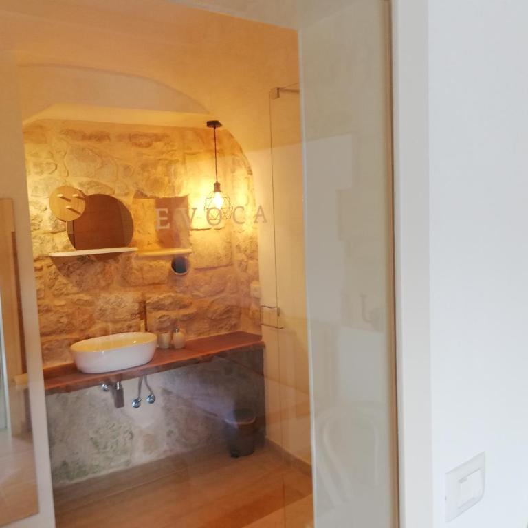 Evoca - Double Room with Private Bathroom - 4