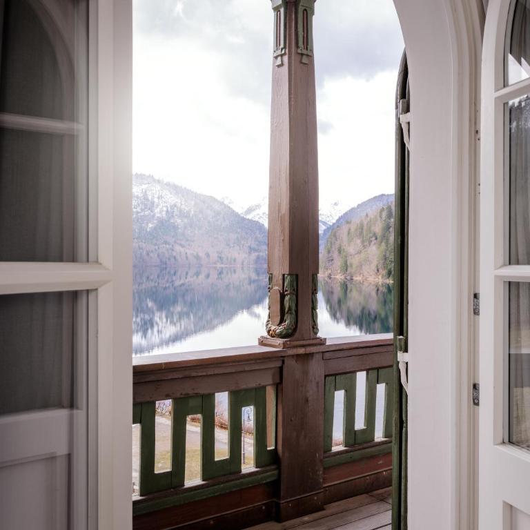 AMERON Neuschwanstein Alpsee Resort & Spa - Deluxe Zimmer mit Seeblick - Alpenrose - 2