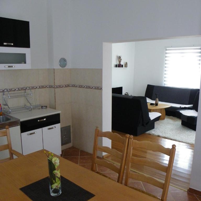 Anika - Three-Bedroom Apartment - 17