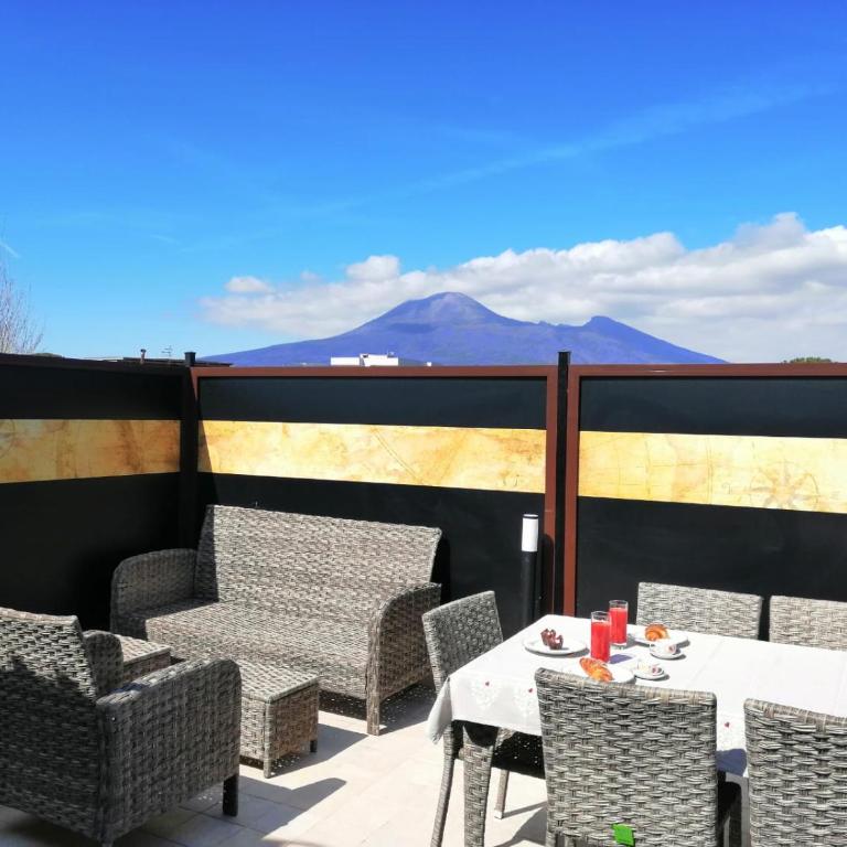 E-Noa Holiday Home - Two-Bedroom Apartment - 1