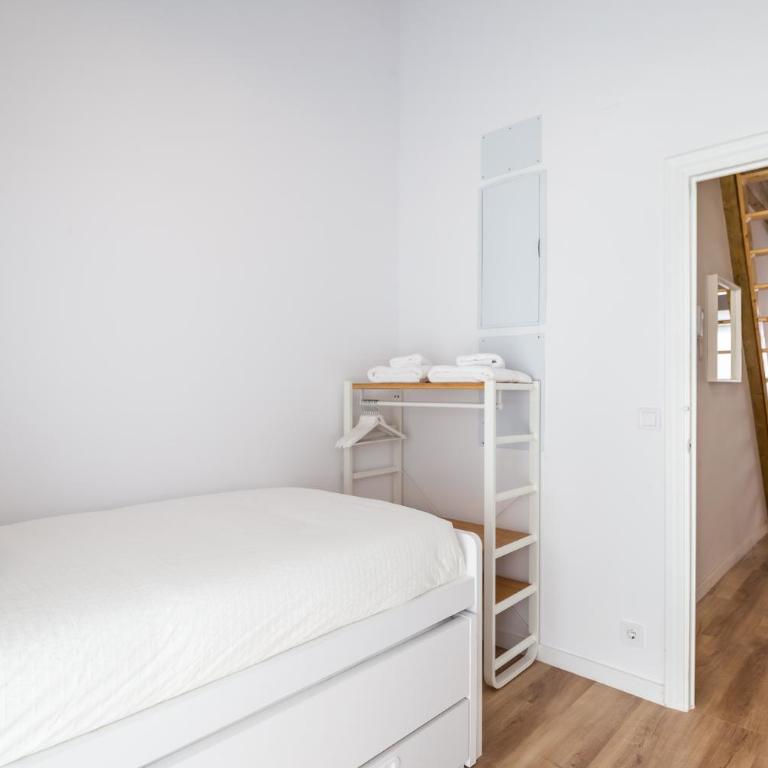 ANELSA Apmts DESCUBRE VALENCIA Y SU PLAYA - Three-Bedroom Apartment - 6