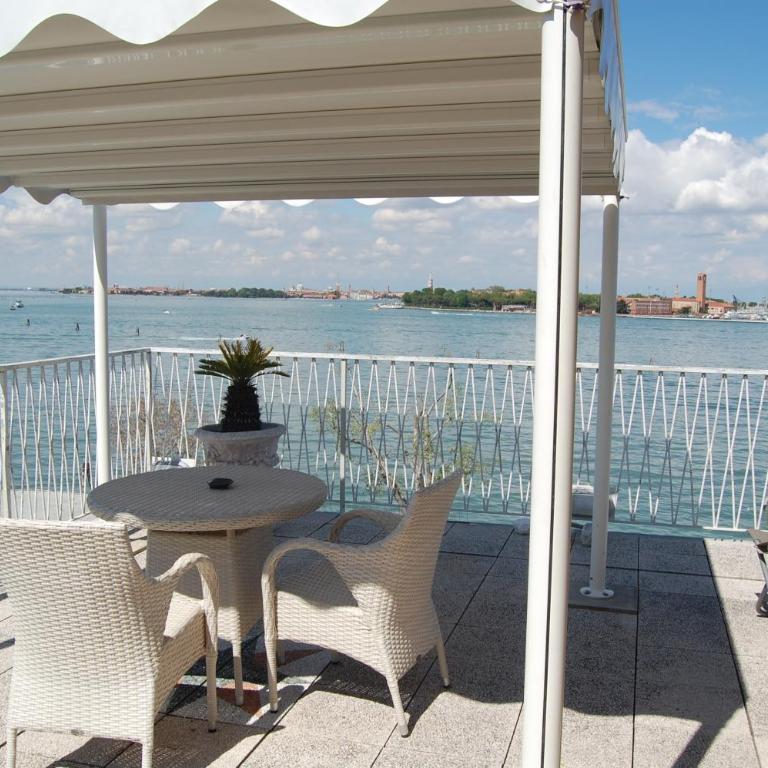 OASIS Golden Lagoon Chalet - Suite con terraza y vistas a la laguna - 9