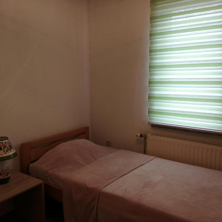 Amina River Apartment - Three-Bedroom Apartment with Lake View - 23