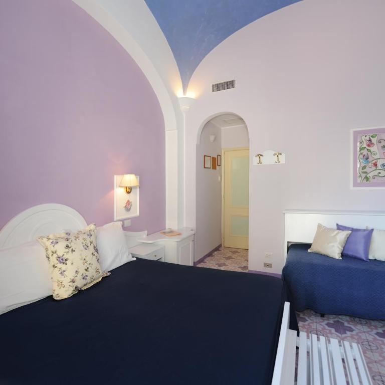 Hotel La Bussola - Camera Matrimoniale/Doppia con Letti Singoli con Vista Mare Parziale - 9