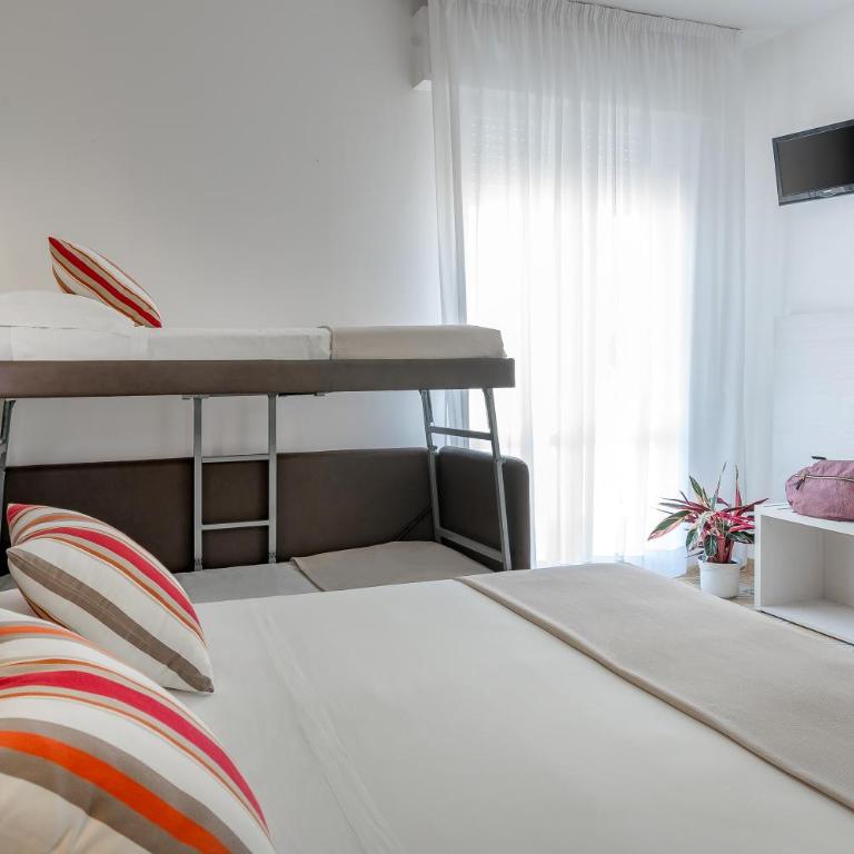Hotel Maria Serena - Camera Quadrupla Comfort con Vista Mare - 2