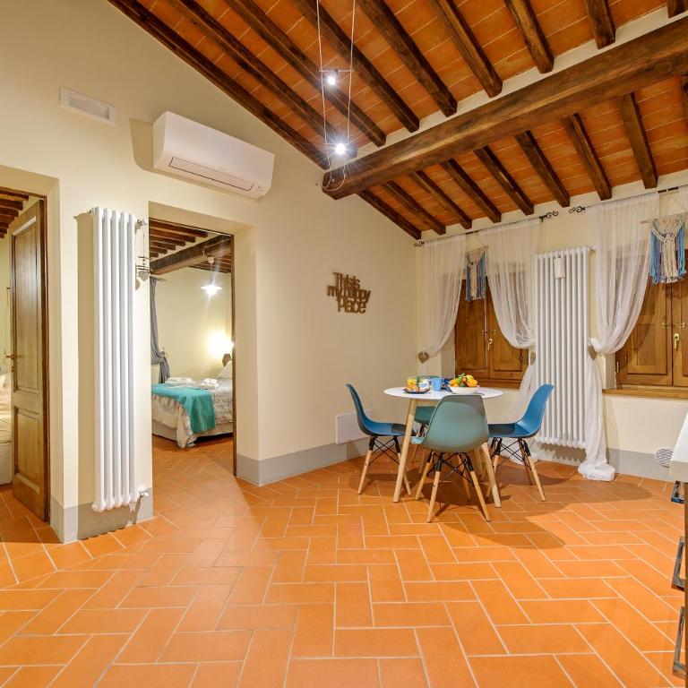 Residenza d'Epoca La Rosa - Two-Bedroom Suite - 11