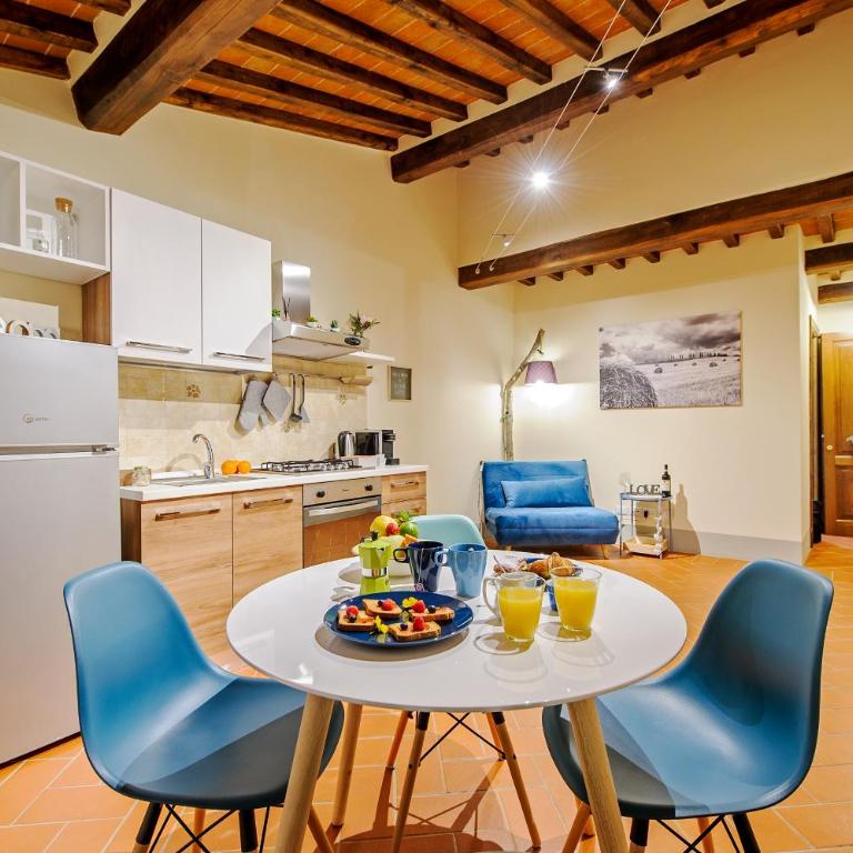 Residenza d'Epoca La Rosa - Two-Bedroom Suite - 6