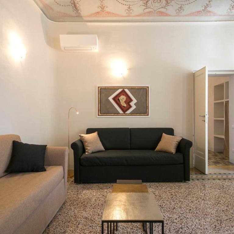 Piazza Paradiso Accommodation - Apartment with Garden View - Separate Building - 2