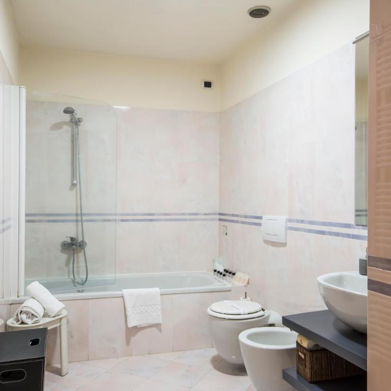 Piazza Paradiso Accommodation - Standard Double or Twin Room - 1