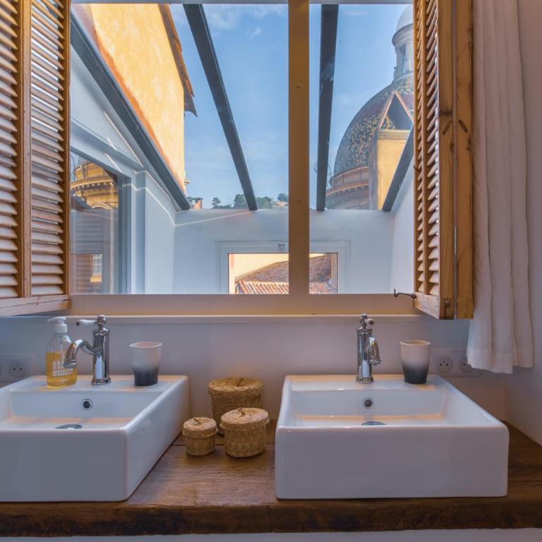 Ze Perfect Place - Vieux Nice - Exceptionnel Appartement - Calme et Terrasse avec vues - Apartment-no lift-5th floor - 6