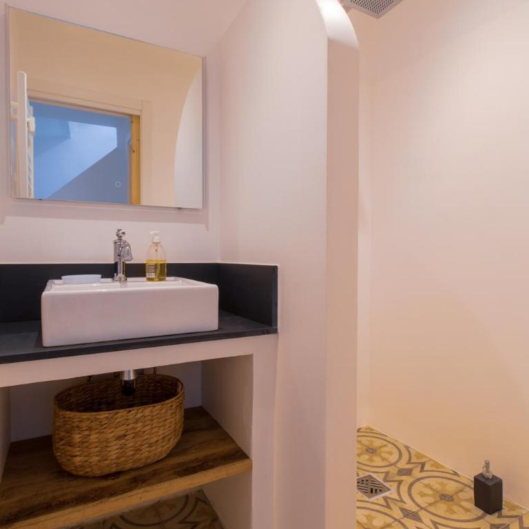 Ze Perfect Place - Vieux Nice - Exceptionnel Appartement - Calme et Terrasse avec vues - Apartment-no lift-5th floor - 11