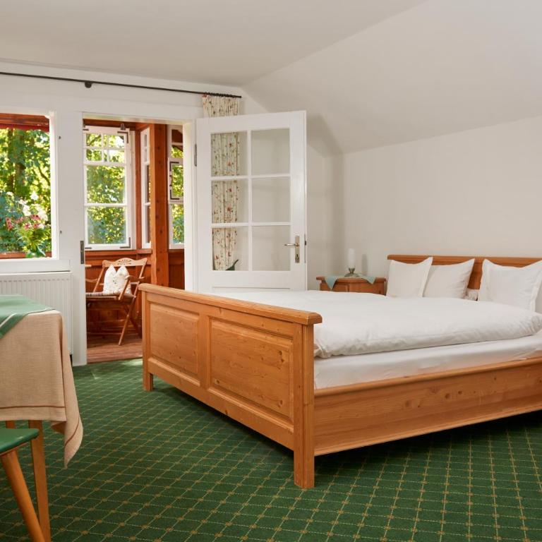 Berggasthof Einoedsbach - Doppelzimmer mit Bergblick - 5