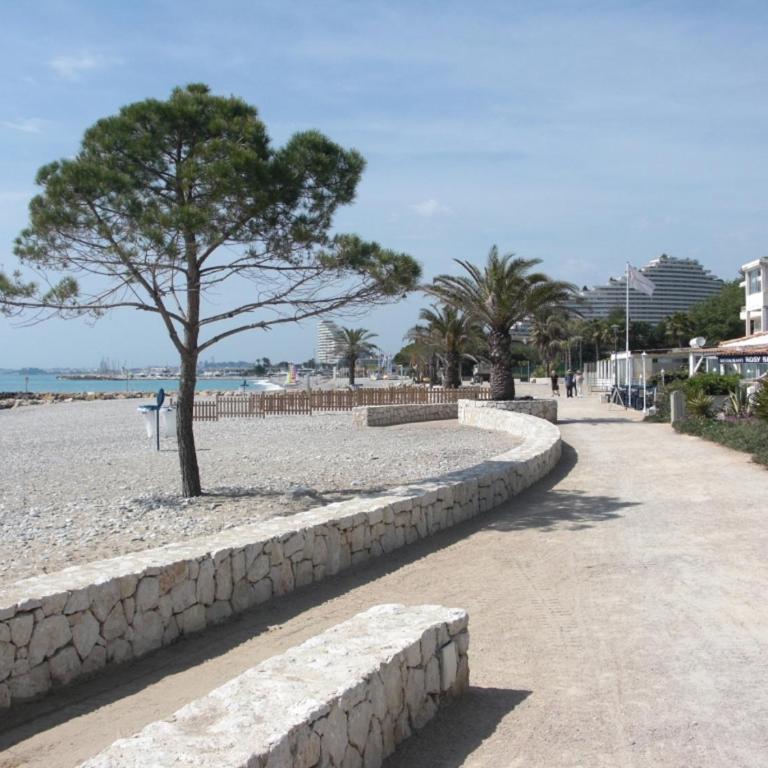 Agréable appartement 4 personnes à Villeneuve-Loubet Plage, piscine, mer, commerces à proximité - Apartamento con vistas a la piscina - 16