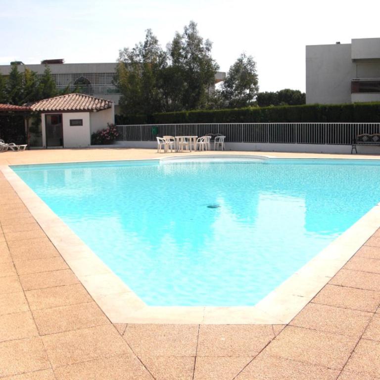 Agréable appartement 4 personnes à Villeneuve-Loubet Plage, piscine, mer, commerces à proximité - Apartamento con vistas a la piscina - 13