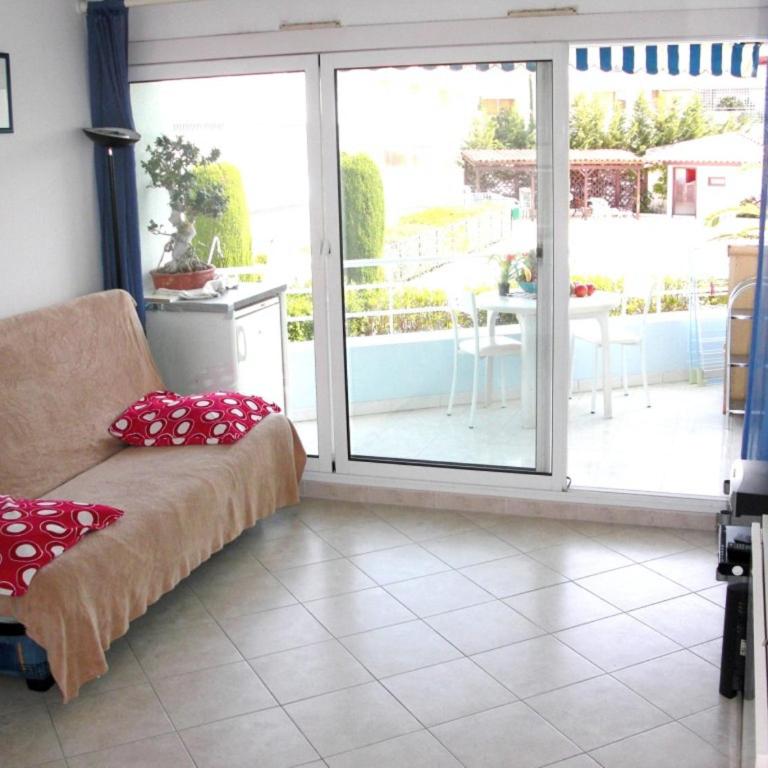 Agréable appartement 4 personnes à Villeneuve-Loubet Plage, piscine, mer, commerces à proximité - Apartamento con vistas a la piscina - 3